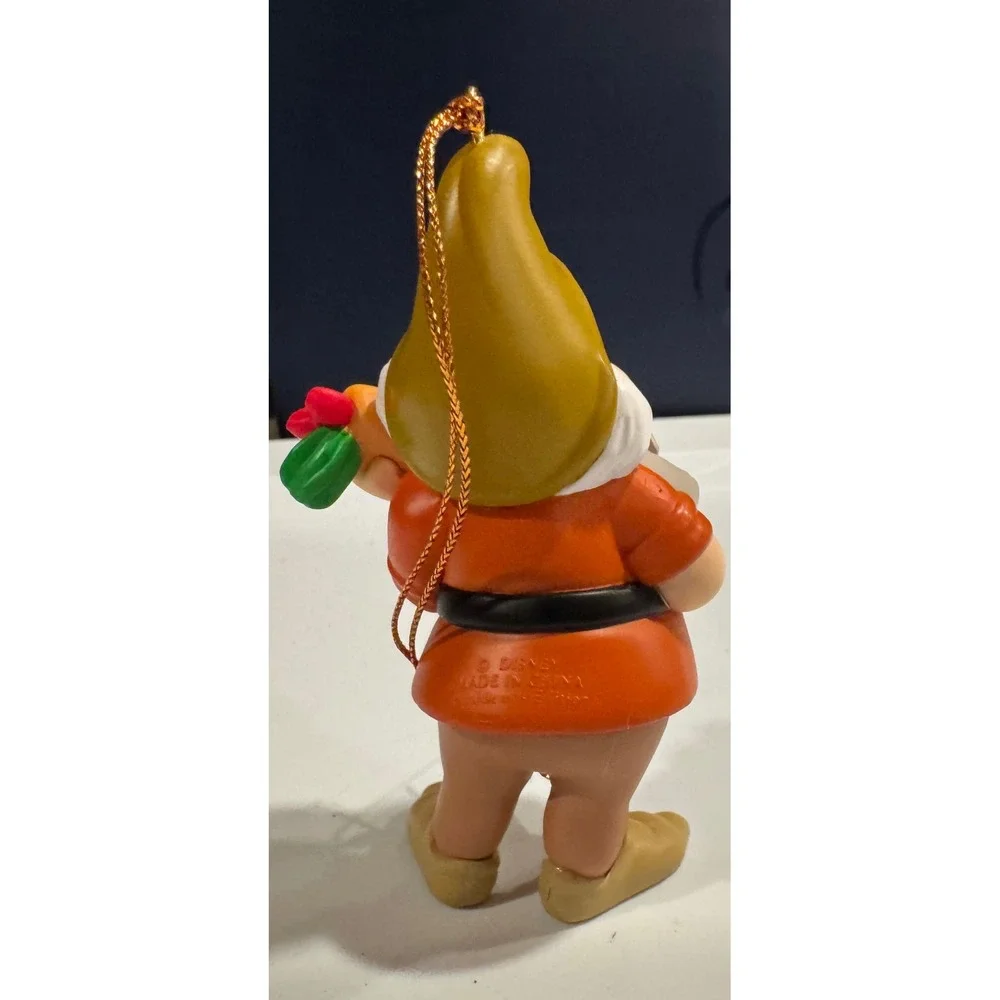 Disney Doc Snow White Seven Dwarfs Ornament Bunny Carrot 4 Inch